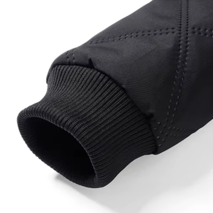 Dalimil | Stay Warm Without the Bulk