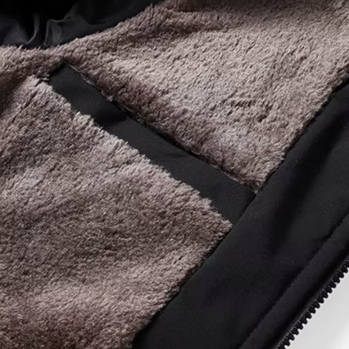 Dalimil | Stay Warm Without the Bulk