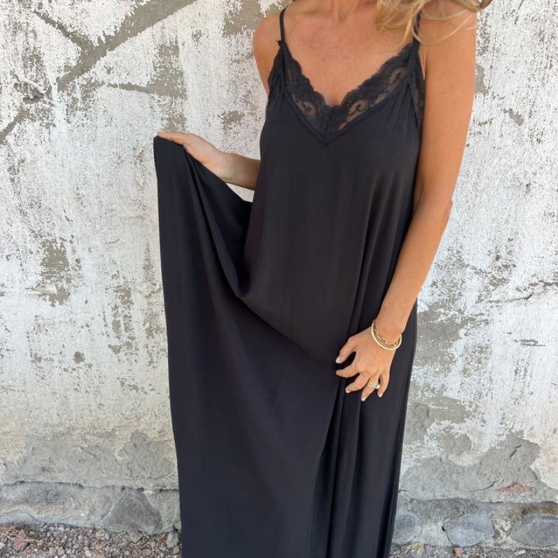 LaceAura™ Spaghetti Strap Maxi Dress